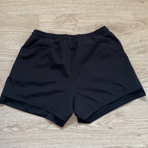 Women’s Adidas Shorts Size Small - Picture 2 of 6
